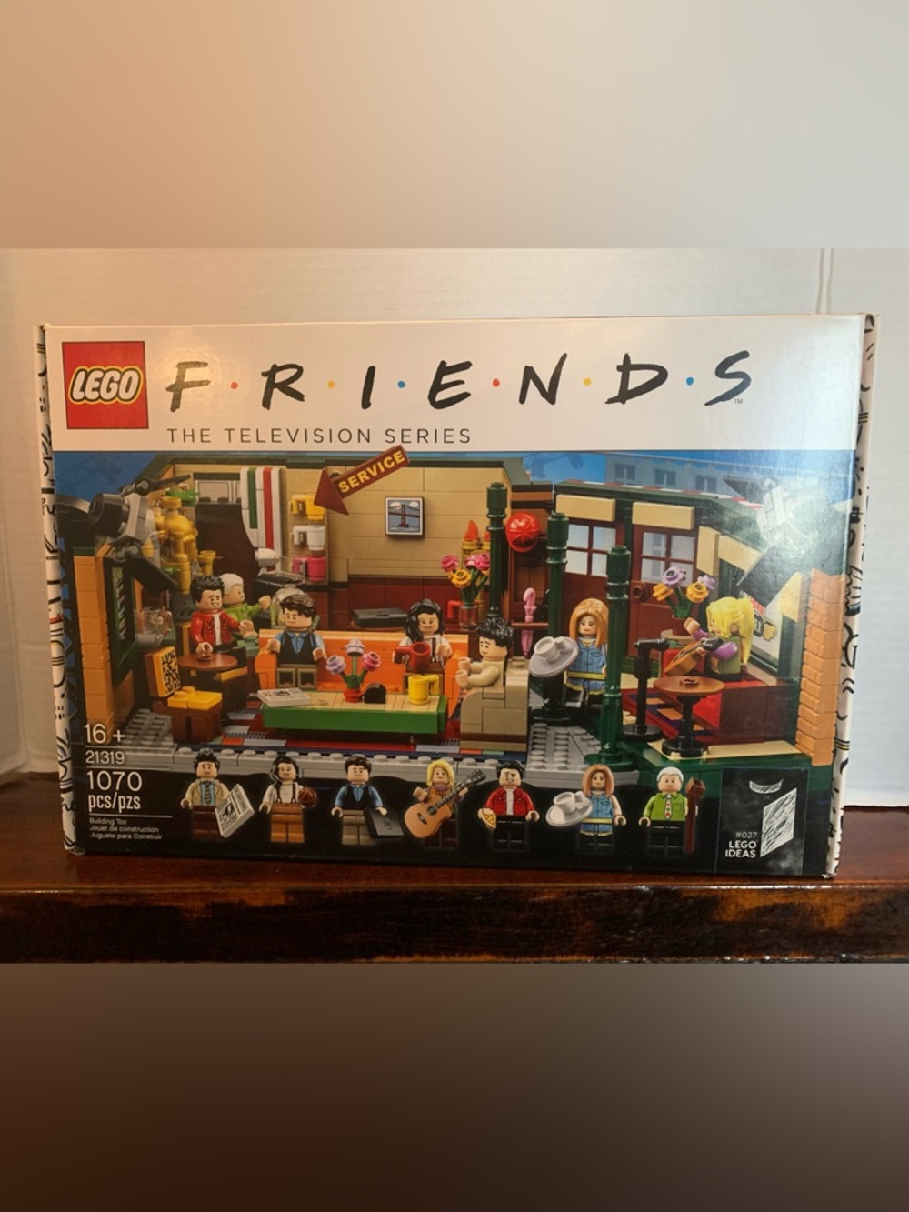 Lego Friends Central Perk Cafe 21319 Lego Set NIB Factory Sealed
